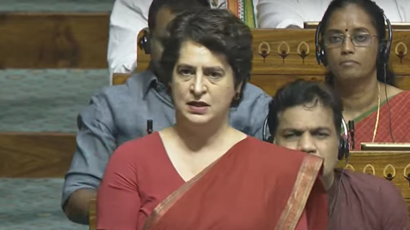 "संसद में पहलगाम हमले को लेकर बोलतीं प्रियंका गांधी वाड्रा"