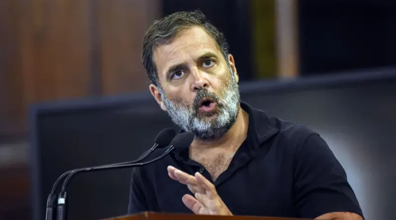 दिल्ली रामलीला मैदान में एसएससी अभ्यर्थियों पर पुलिस लाठीचार्ज