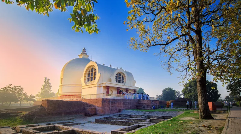 कुशीनगर अतिक्रमण हटाओ अभियान में प्रशासन द्वारा तोड़े गए मकान