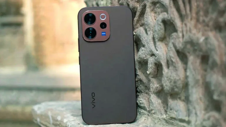 Vivo V70 Review: Stylish ZEISS Camera Smartphone